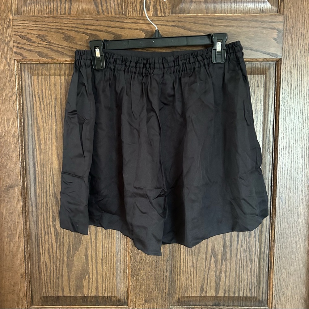 Ettitude Black Athletic Shorts - Picture 2 of 4